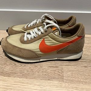 Nike daybreak sneakers
